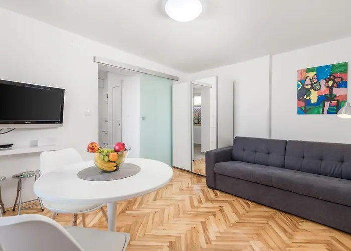 Rozi Apartment
